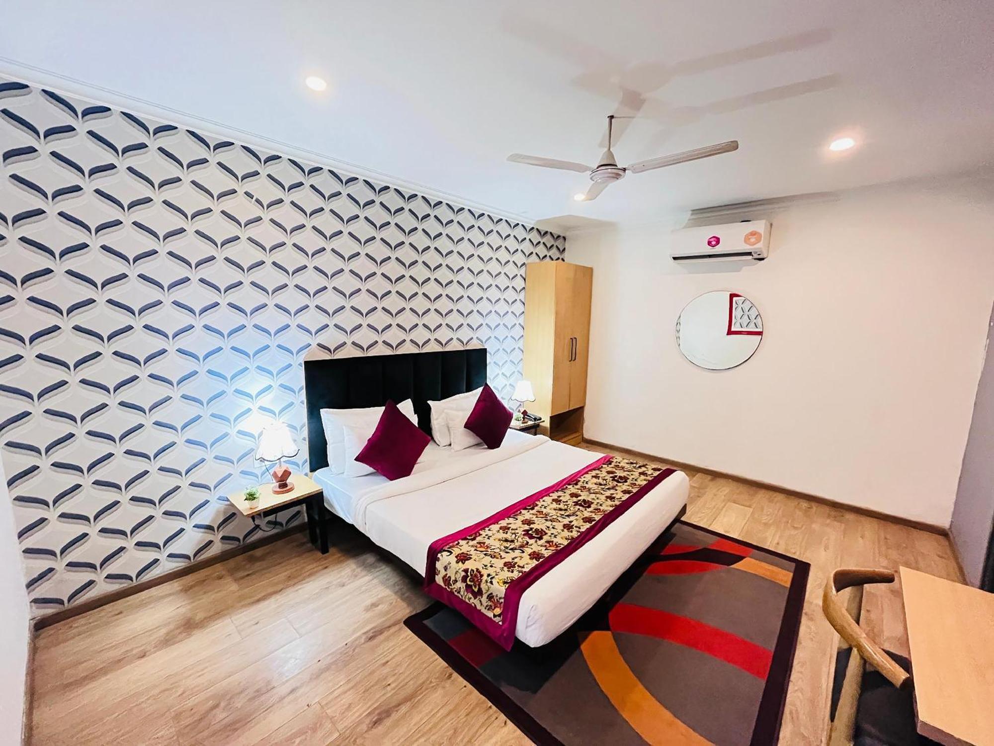 Qotel Hotel Chhatarpur - Oppsite Tivoli Garden New Delhi Exterior photo